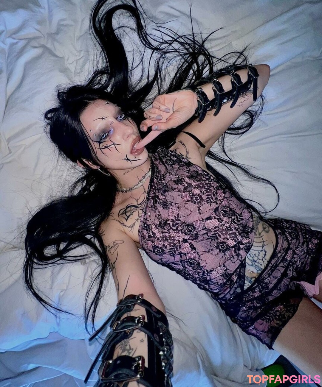 Foto desnuda filtrada de OnlyFans de Deathbyromy #87 Foto desnuda filtrada de OnlyFans de Deathbyromy #87