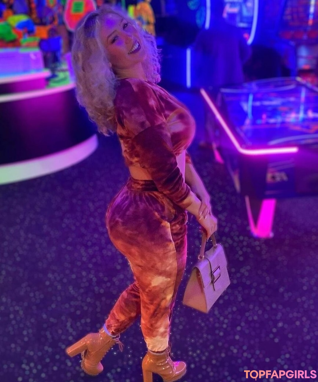 Foto desnuda filtrada de OnlyFans de Nikkita Lyons #12 Foto desnuda filtrada de OnlyFans de Nikkita Lyons #12