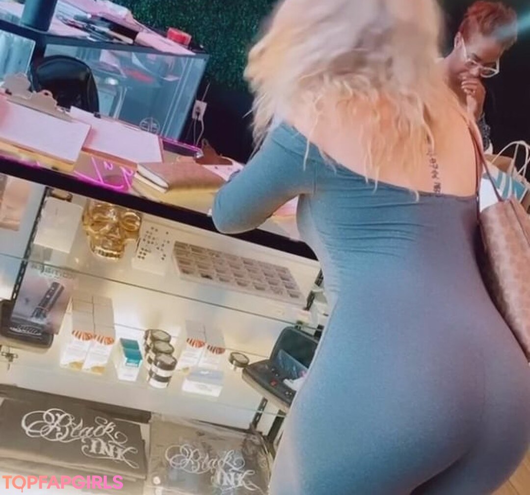 Foto desnuda filtrada de OnlyFans de Nikkita Lyons #228 Foto desnuda filtrada de OnlyFans de Nikkita Lyons #228