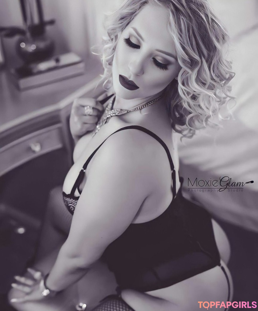 Foto desnuda filtrada de OnlyFans de Nikkita Lyons #60 Foto desnuda filtrada de OnlyFans de Nikkita Lyons #60