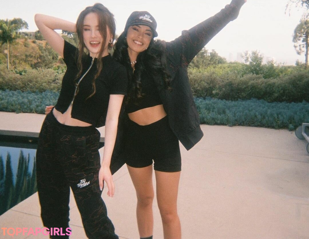 Foto desnuda filtrada de OnlyFans de Tinakitten #51 Foto desnuda filtrada de OnlyFans de Tinakitten #51