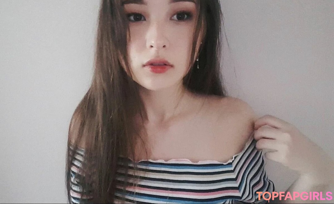 Foto desnuda filtrada de OnlyFans de Tinakitten #69 Foto desnuda filtrada de OnlyFans de Tinakitten #69