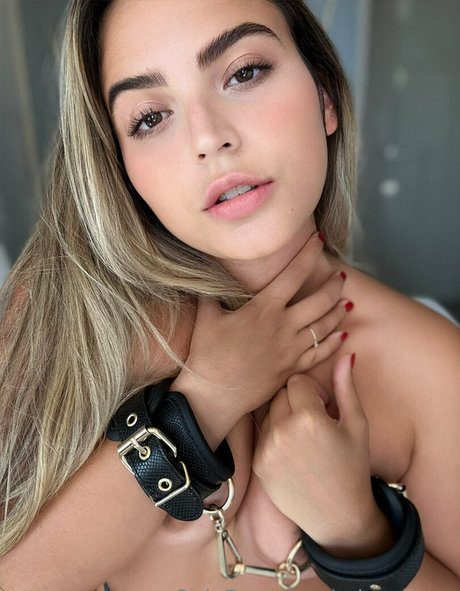 Foto desnuda filtrada de OnlyFans de Ariana Van X