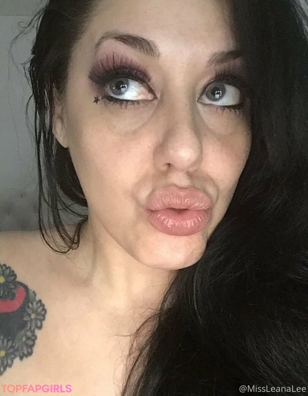 Foto desnuda filtrada de OnlyFans de Missleanalee #18 Foto desnuda filtrada de OnlyFans de Missleanalee #18