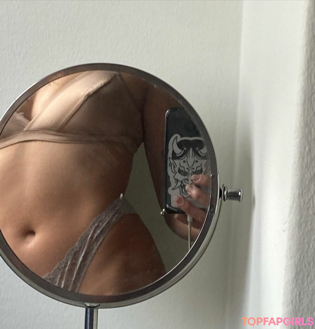 Foto desnuda filtrada de OnlyFans de Lapintoramarta #53 Foto desnuda filtrada de OnlyFans de Lapintoramarta #53