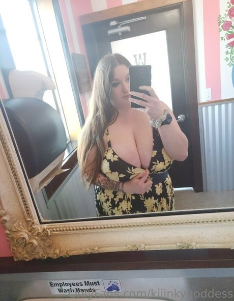 Foto desnuda filtrada de OnlyFans de Kiiinkygoddess