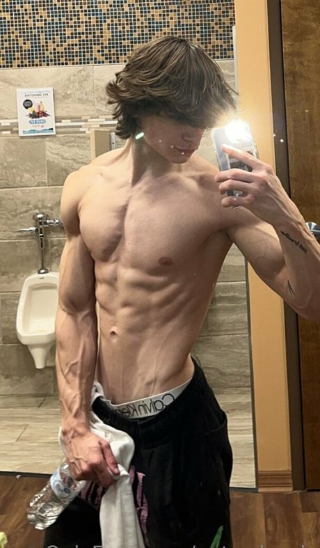 Nate.shreds