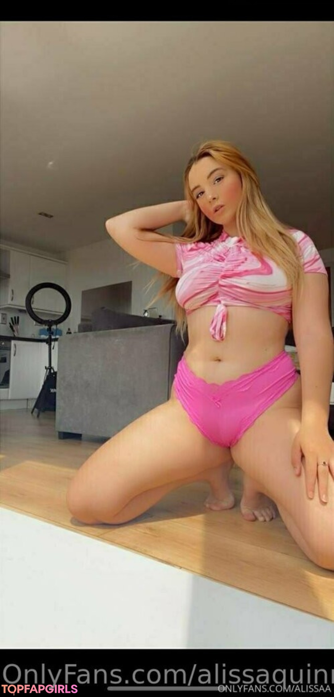 Foto desnuda filtrada de OnlyFans de Alissaquinn #495 Foto desnuda filtrada de OnlyFans de Alissaquinn #495