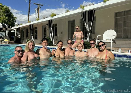 NakedBakers