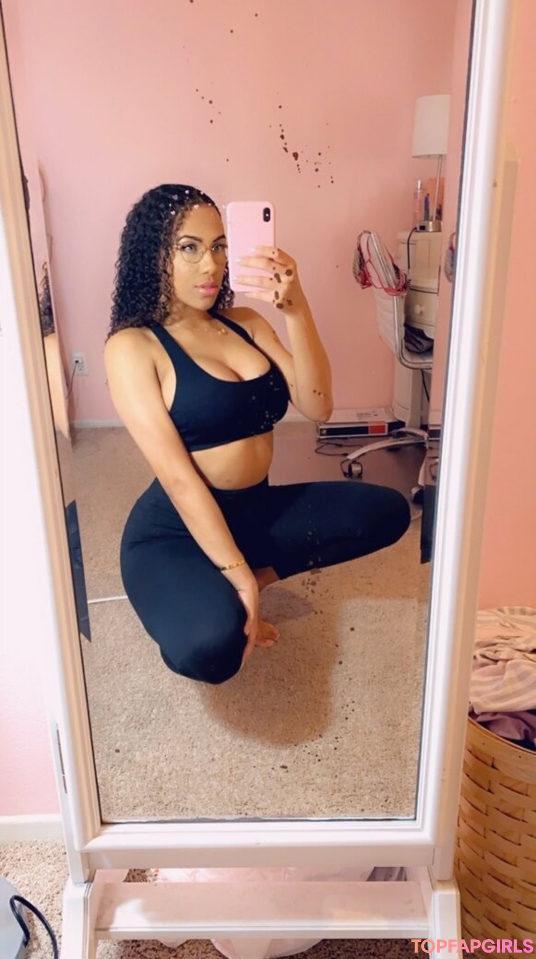 Foto desnuda filtrada de OnlyFans de Pinklipzxo #13 Foto desnuda filtrada de OnlyFans de Pinklipzxo #13