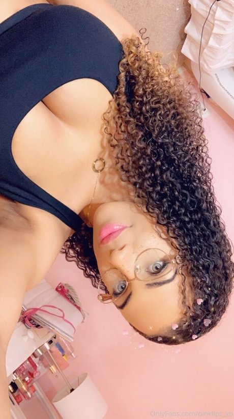Foto desnuda filtrada de OnlyFans de Pinklipzxo