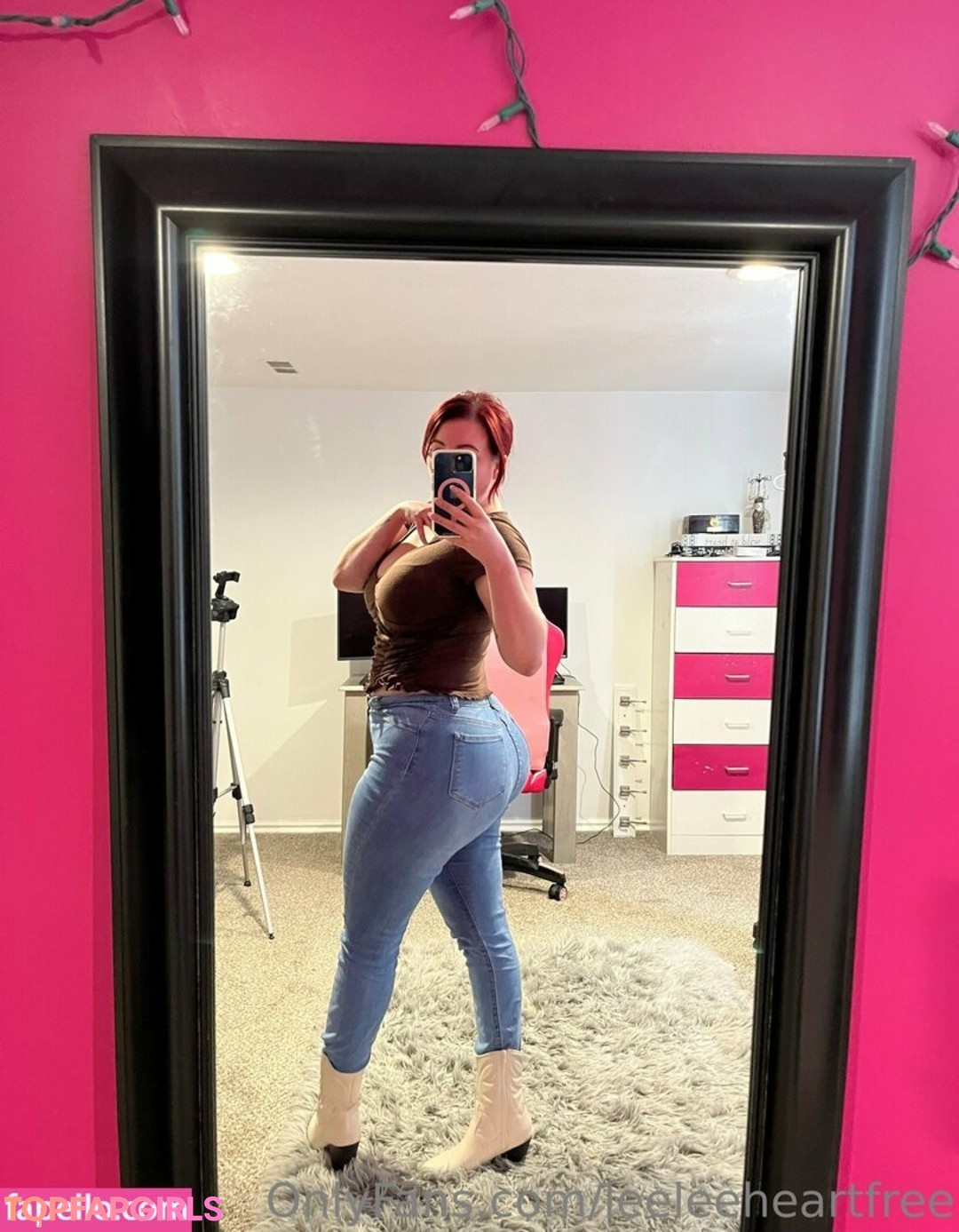 Foto desnuda filtrada de OnlyFans de Leeleezillafree #68 Foto desnuda filtrada de OnlyFans de Leeleezillafree #68