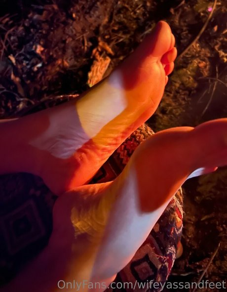 Wifeyassandfeet