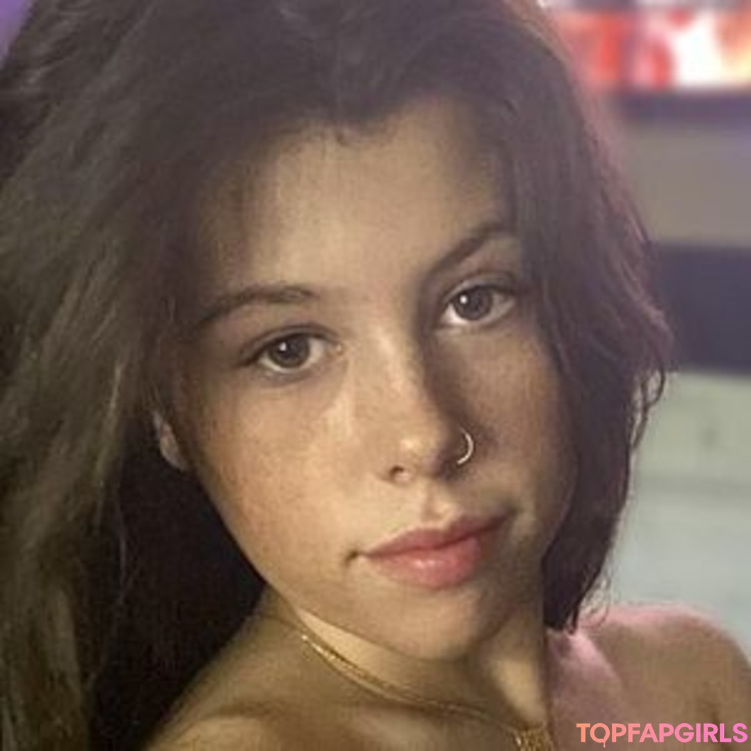 Foto desnuda filtrada de OnlyFans de Bethanylouwhoo #7 Foto desnuda filtrada de OnlyFans de Bethanylouwhoo #7