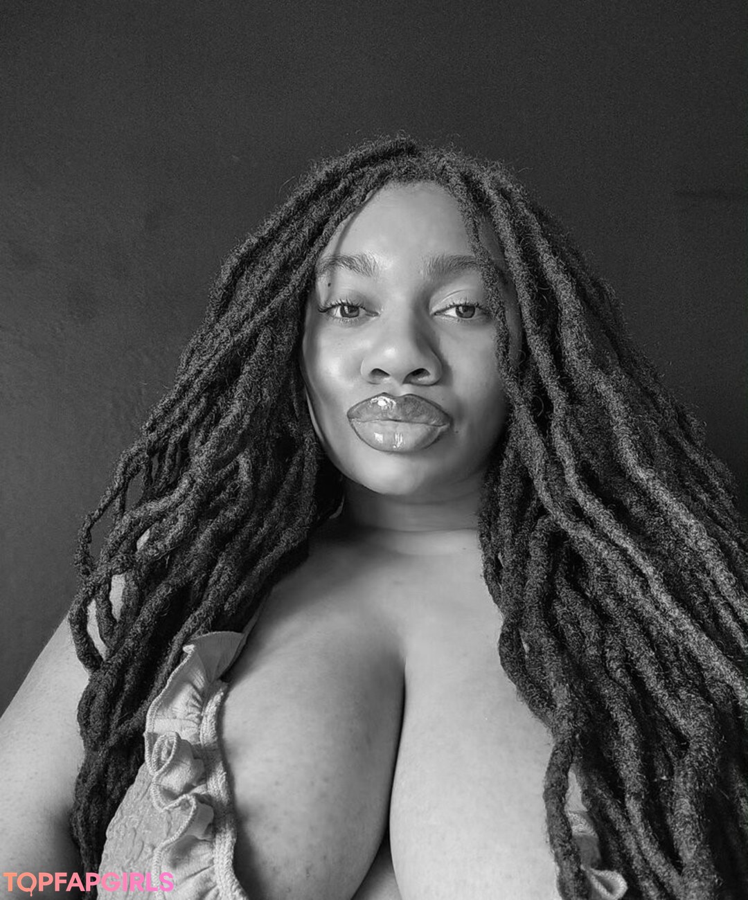 Foto desnuda filtrada de OnlyFans de Locked Honey Princess #140 Foto desnuda filtrada de OnlyFans de Locked Honey Princess #140