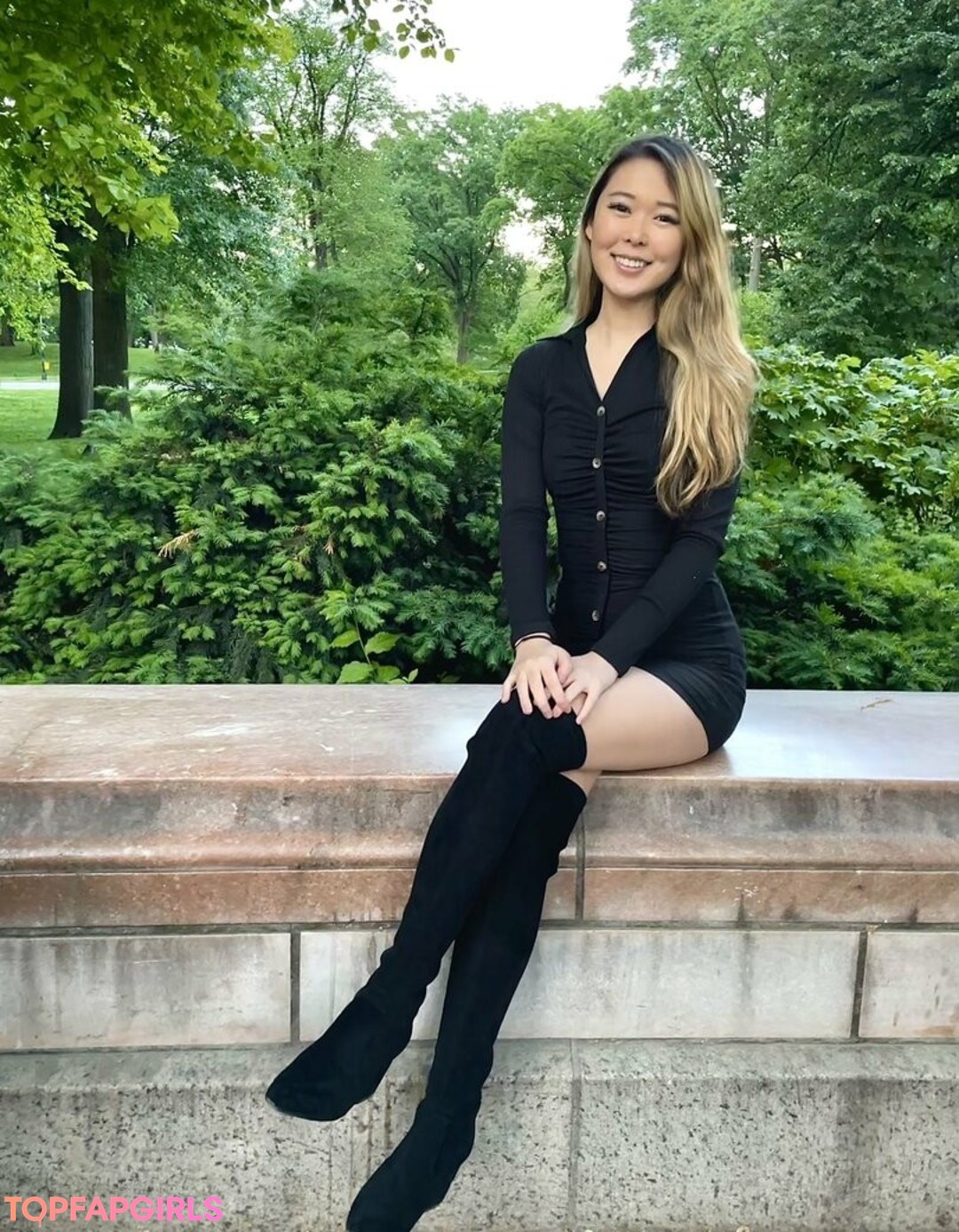 Foto desnuda filtrada de OnlyFans de Extraemily #11 Foto desnuda filtrada de OnlyFans de Extraemily #11