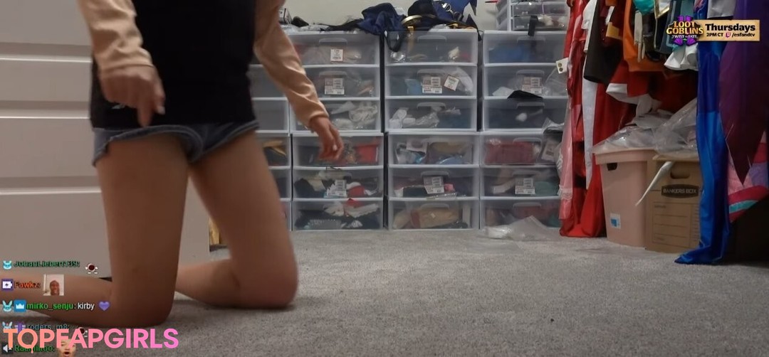 Foto desnuda filtrada de OnlyFans de Extraemily #17 Foto desnuda filtrada de OnlyFans de Extraemily #17