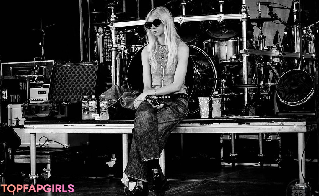 Foto desnuda filtrada de OnlyFans de Taylor Momsen #109 Foto desnuda filtrada de OnlyFans de Taylor Momsen #109