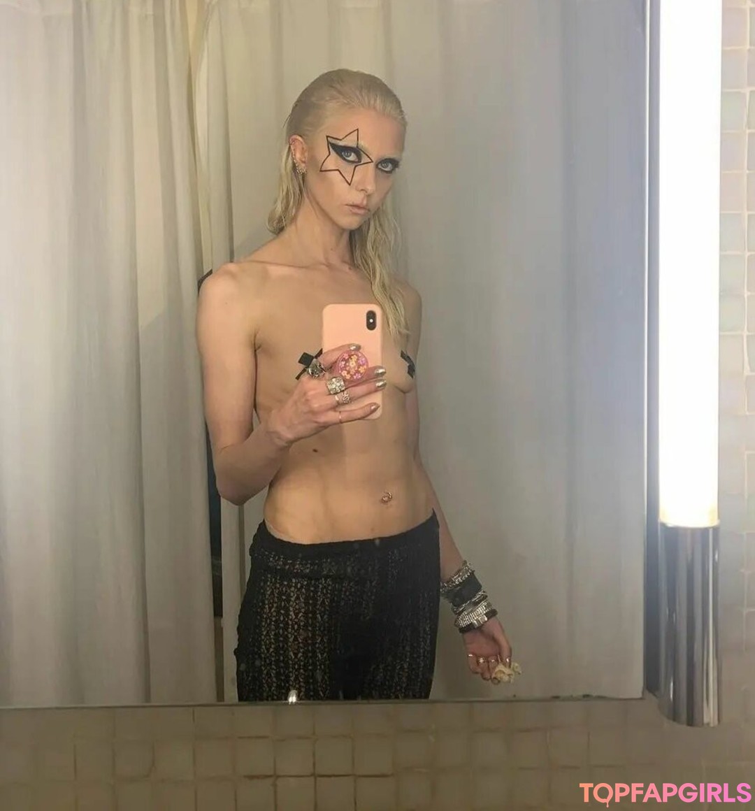 Foto desnuda filtrada de OnlyFans de Taylor Momsen #159 Foto desnuda filtrada de OnlyFans de Taylor Momsen #159