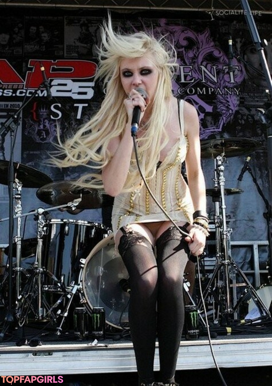 Foto desnuda filtrada de OnlyFans de Taylor Momsen #277 Foto desnuda filtrada de OnlyFans de Taylor Momsen #277