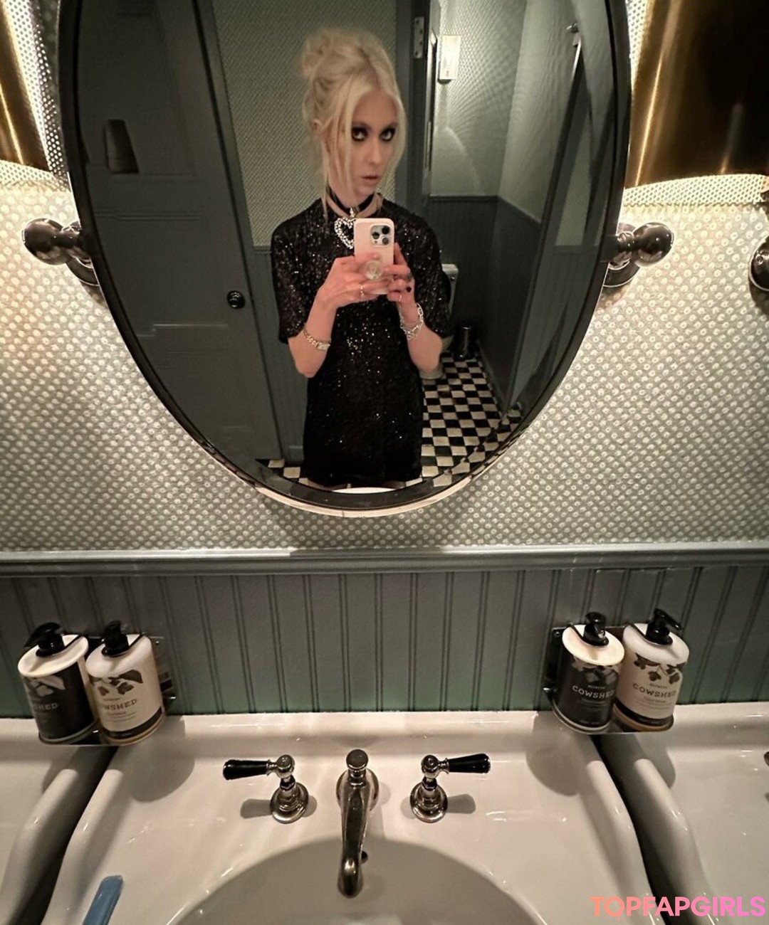 Foto desnuda filtrada de OnlyFans de Taylor Momsen #445 Foto desnuda filtrada de OnlyFans de Taylor Momsen #445