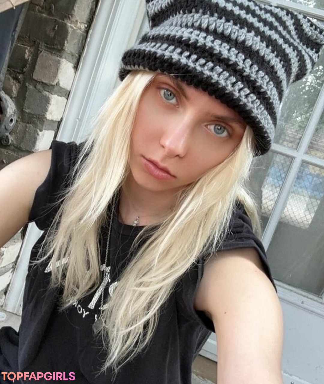 Foto desnuda filtrada de OnlyFans de Taylor Momsen #458 Foto desnuda filtrada de OnlyFans de Taylor Momsen #458