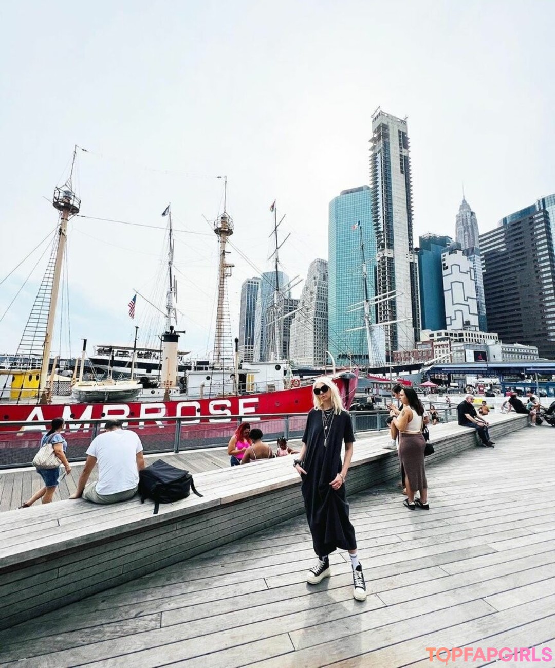 Foto desnuda filtrada de OnlyFans de Taylor Momsen #494 Foto desnuda filtrada de OnlyFans de Taylor Momsen #494