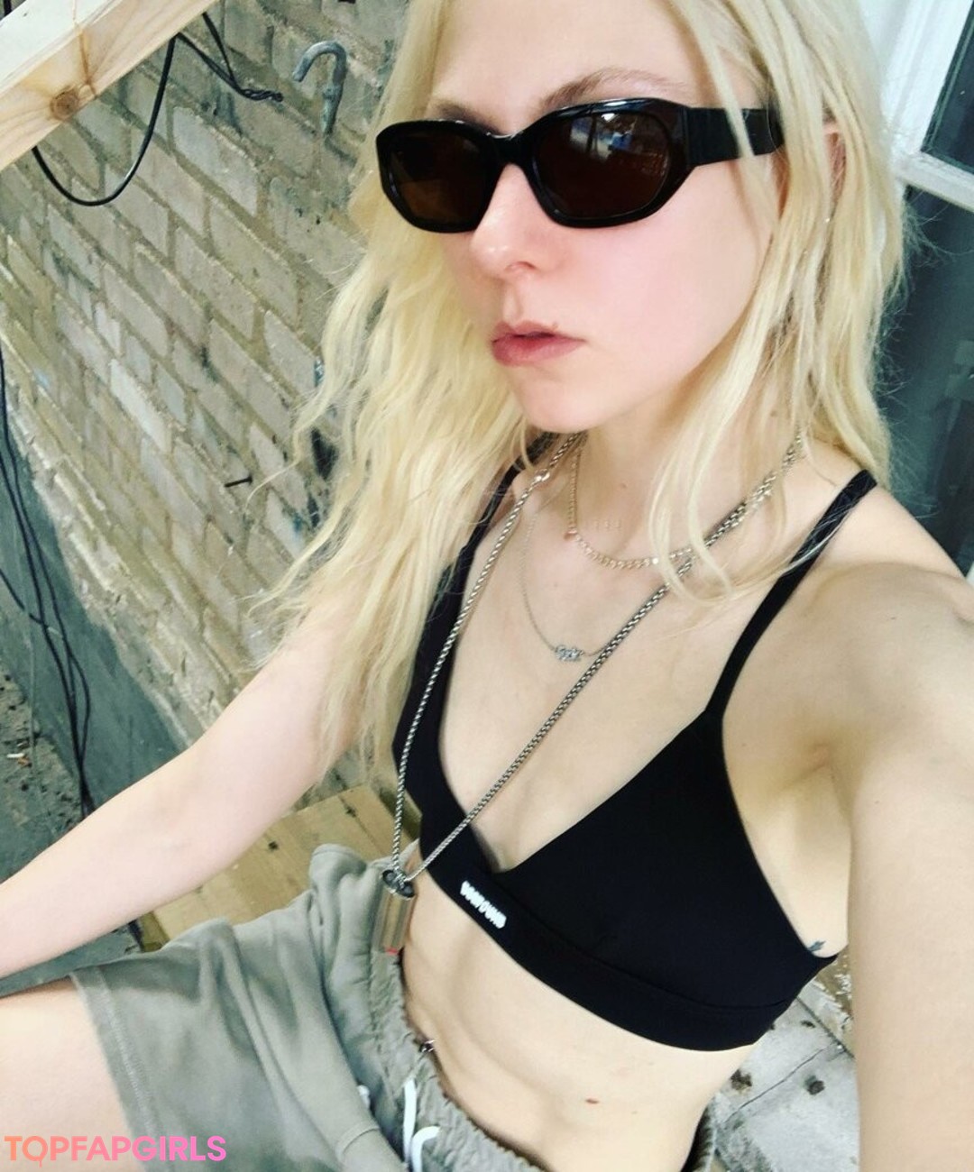 Foto desnuda filtrada de OnlyFans de Taylor Momsen #85 Foto desnuda filtrada de OnlyFans de Taylor Momsen #85