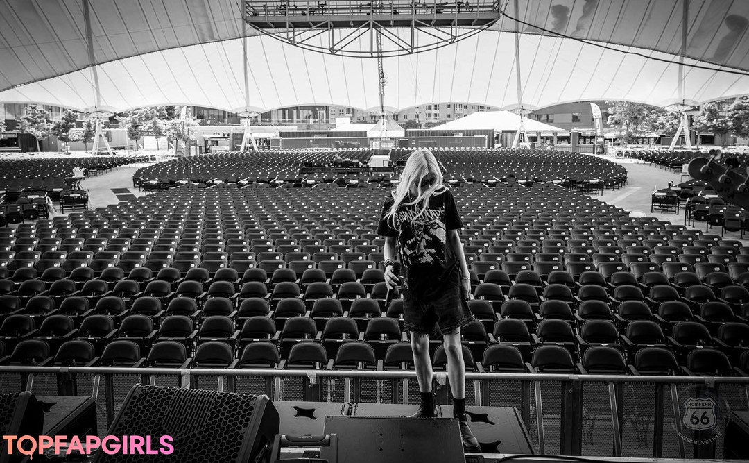 Foto desnuda filtrada de OnlyFans de Taylor Momsen #93 Foto desnuda filtrada de OnlyFans de Taylor Momsen #93