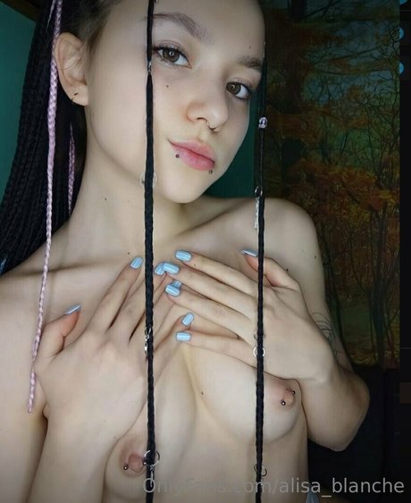 Alisa_blanche
