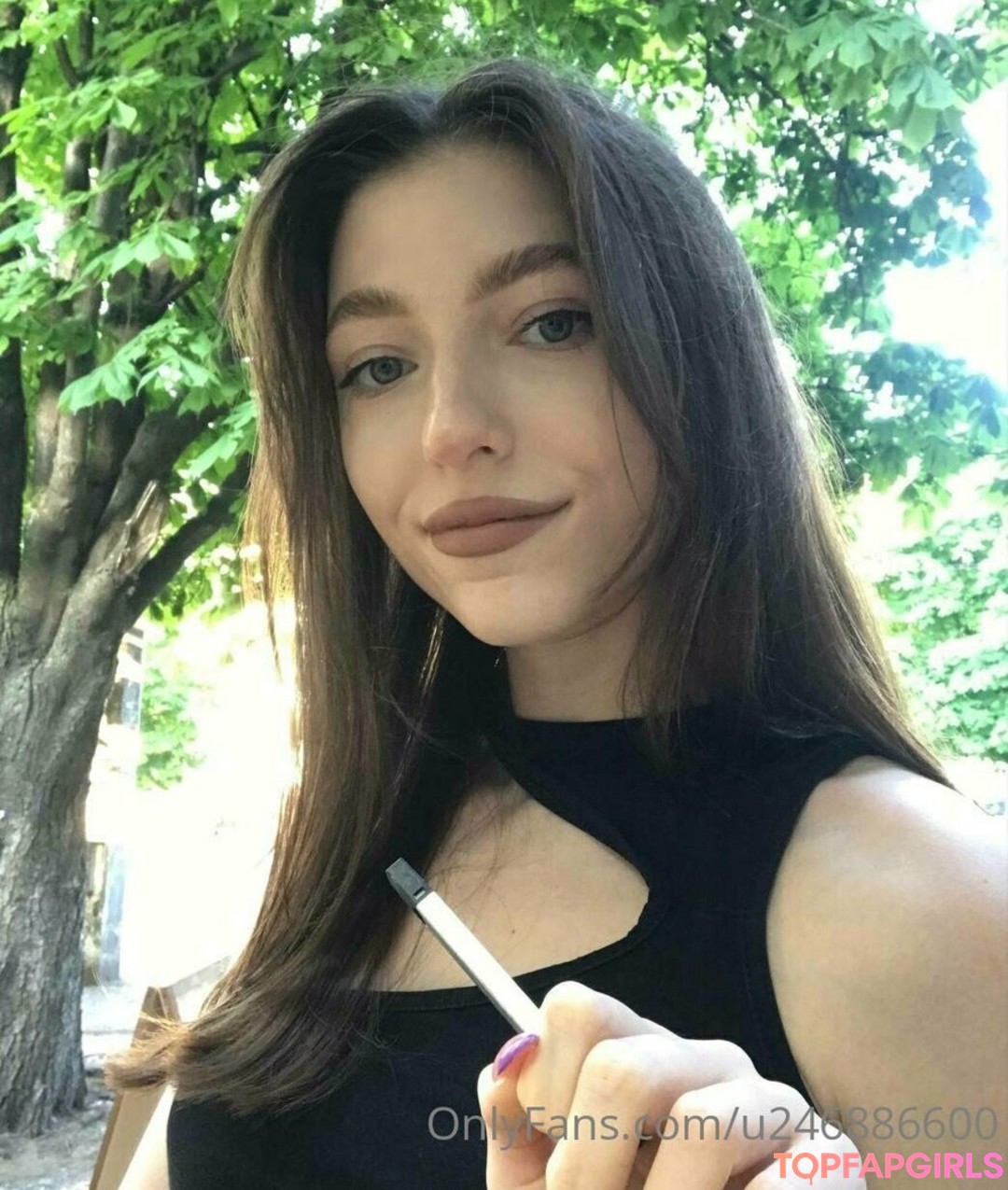 Foto desnuda filtrada de OnlyFans de Alisablanche #20 Foto desnuda filtrada de OnlyFans de Alisablanche #20