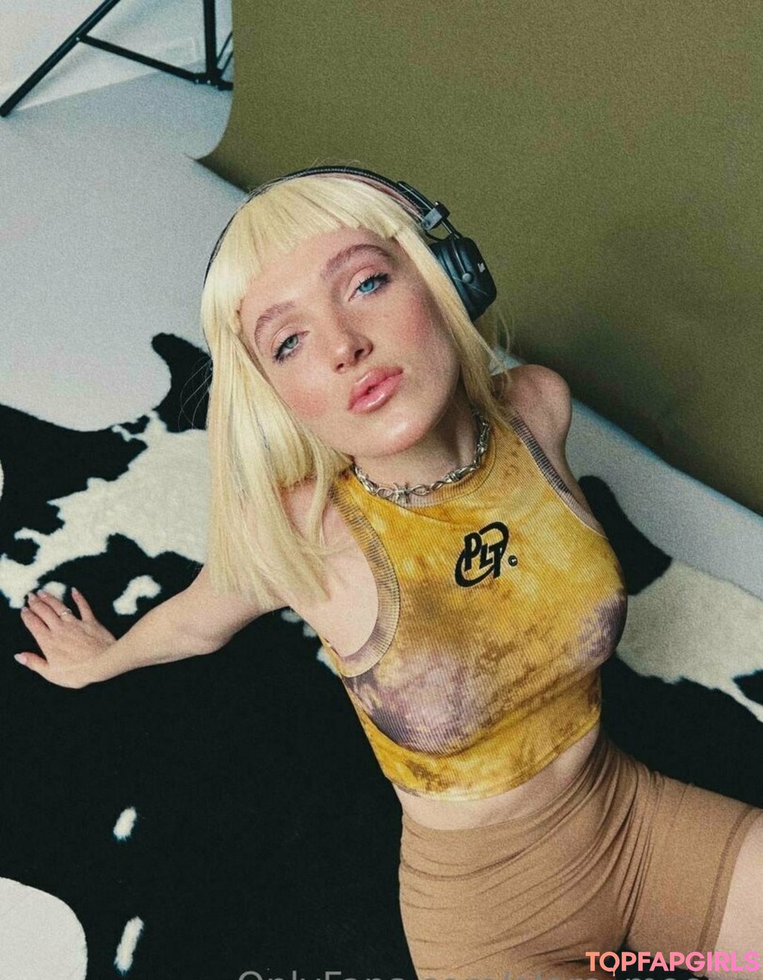 Foto desnuda filtrada de OnlyFans de Elaramoonq #229 Foto desnuda filtrada de OnlyFans de Elaramoonq #229