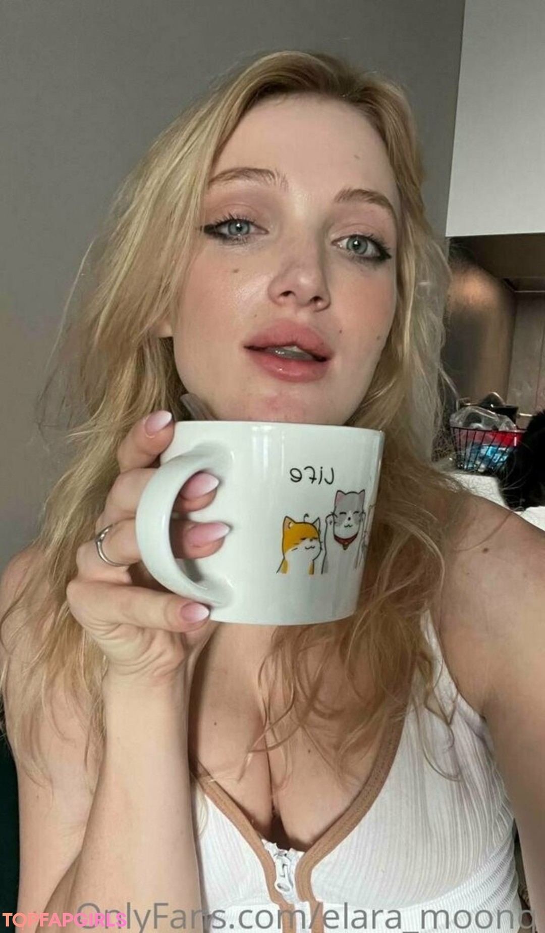 Foto desnuda filtrada de OnlyFans de Elaramoonq #233 Foto desnuda filtrada de OnlyFans de Elaramoonq #233