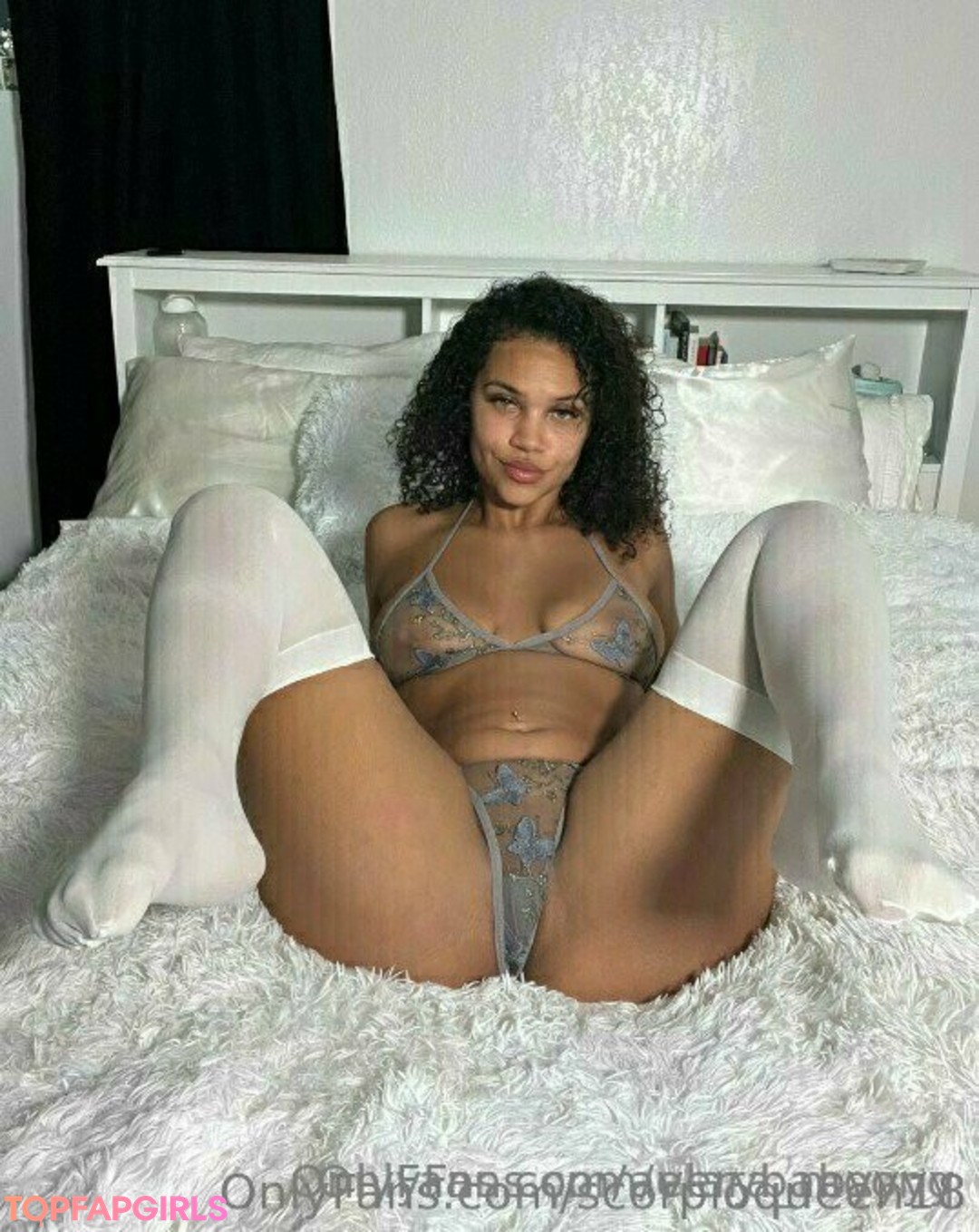 Foto desnuda filtrada de OnlyFans de Elaramoonq #298 Foto desnuda filtrada de OnlyFans de Elaramoonq #298