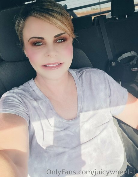 Foto desnuda filtrada de OnlyFans de Juicywheels1