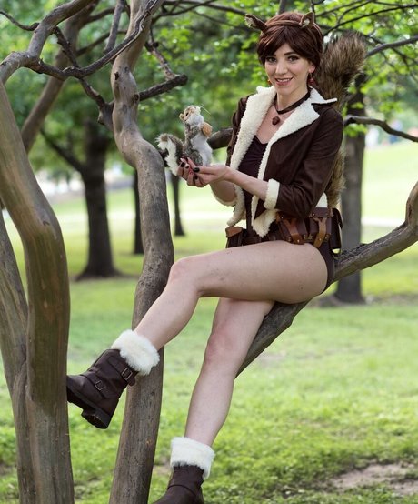 Desert Rose Cosplay