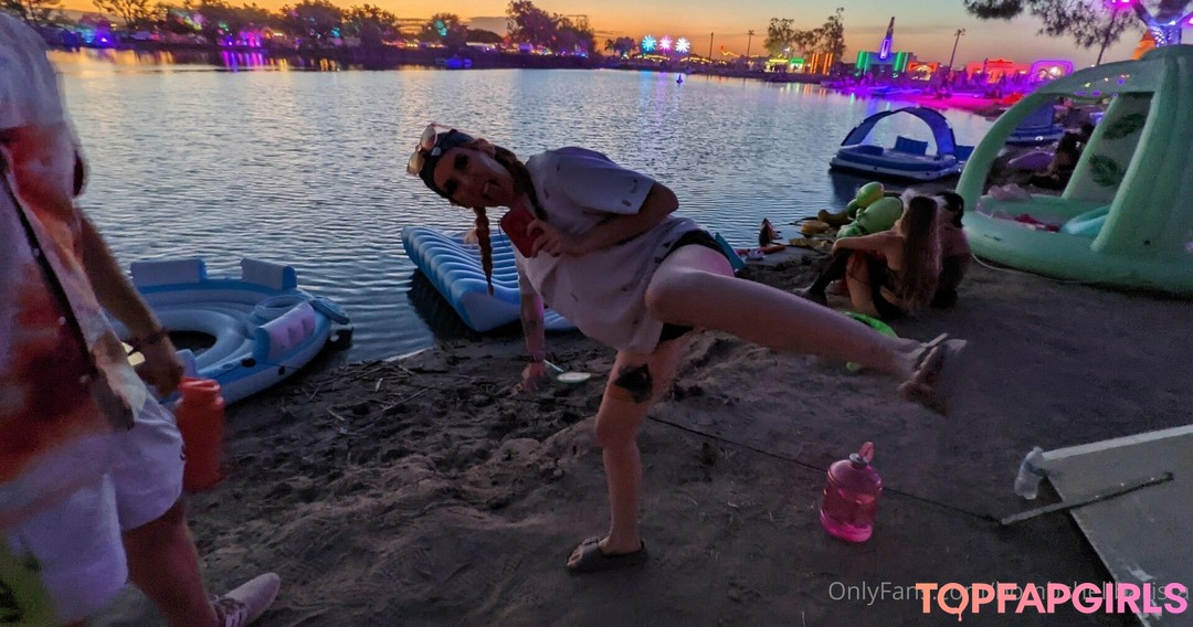 Foto desnuda filtrada de OnlyFans de Vixxxenrising #44 Foto desnuda filtrada de OnlyFans de Vixxxenrising #44