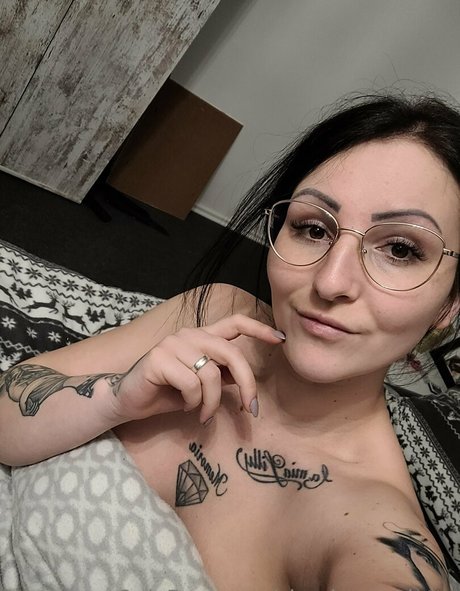 Foto desnuda filtrada de OnlyFans de Cheekycharlotte