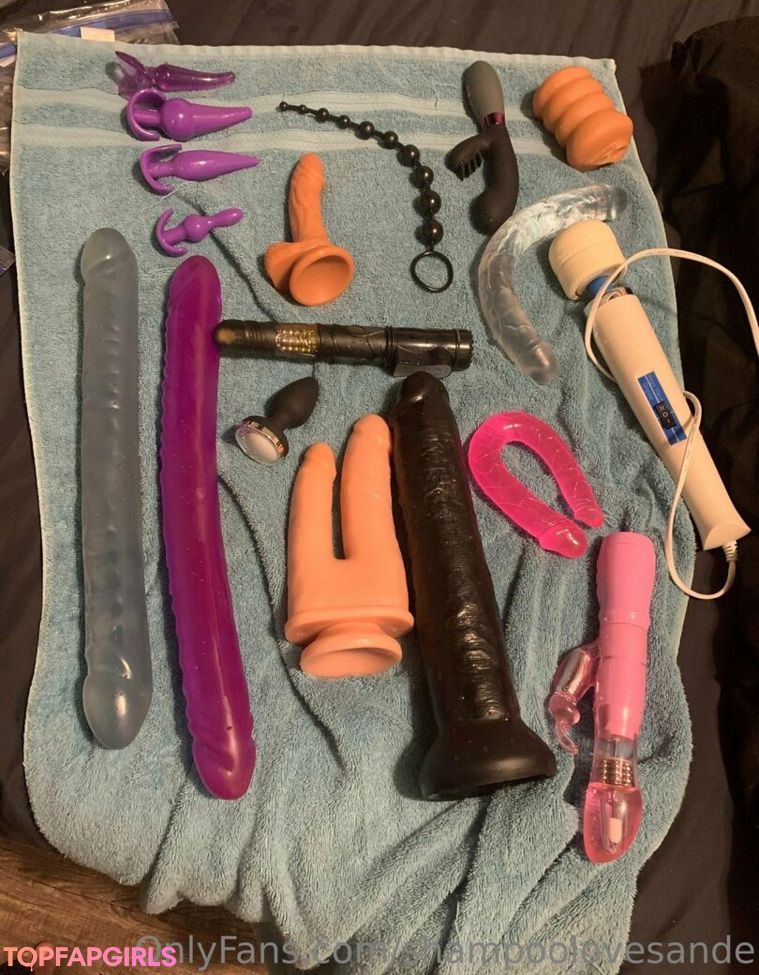 Foto desnuda filtrada de OnlyFans de Shampoolovesande #34 Foto desnuda filtrada de OnlyFans de Shampoolovesande #34