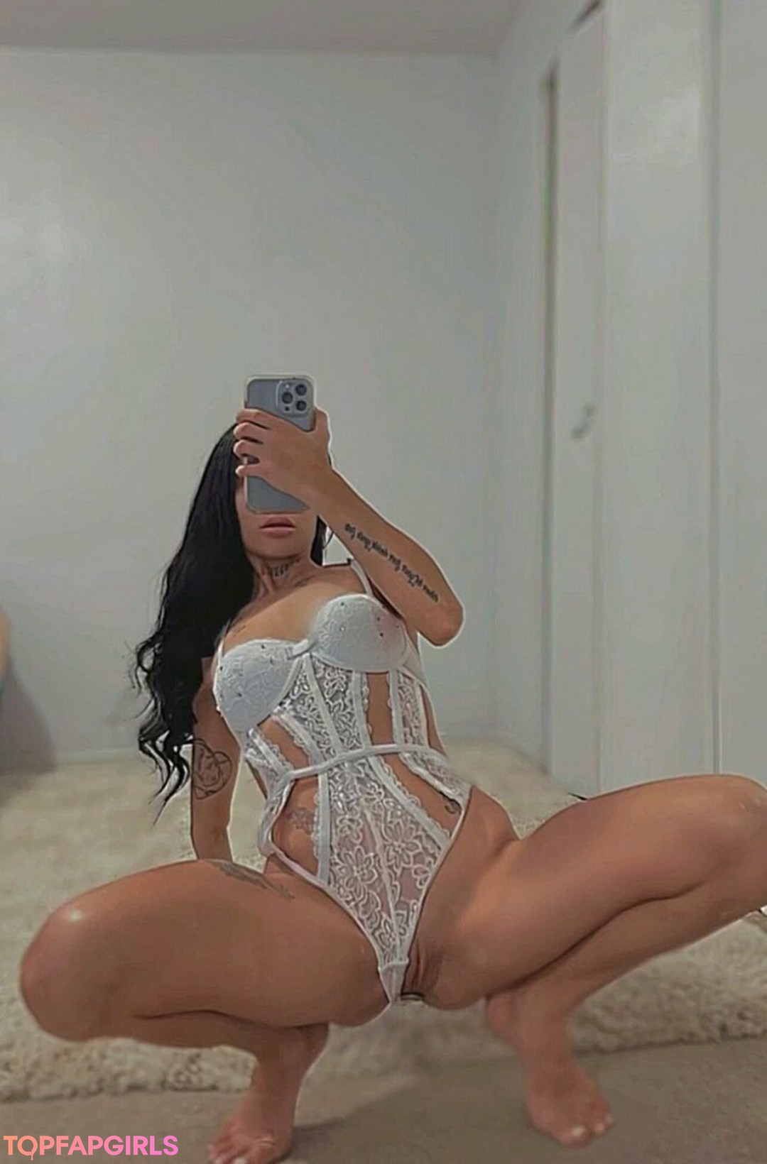 Foto desnuda filtrada de OnlyFans de Amandamaggie #8 Foto desnuda filtrada de OnlyFans de Amandamaggie #8