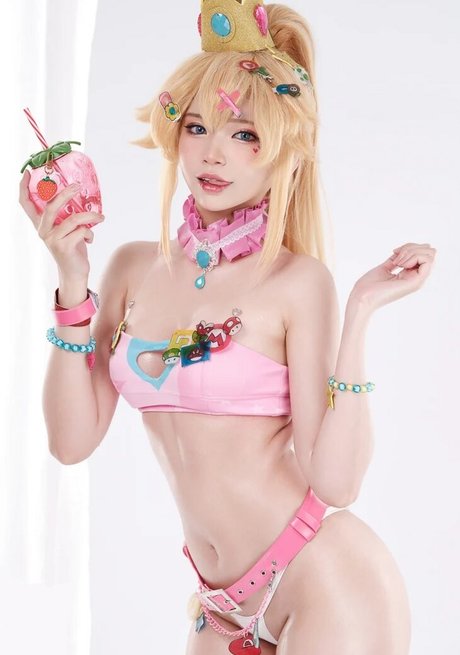 ZinieQ Cosplayer