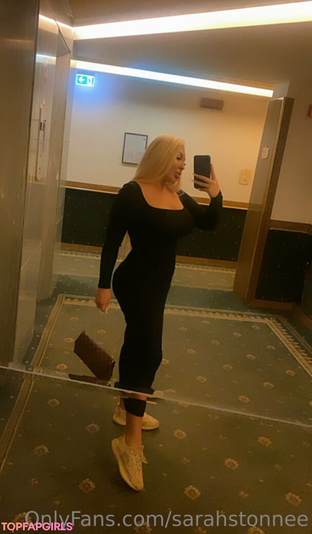 Foto desnuda filtrada de OnlyFans de Sarahstonnee #68 Foto desnuda filtrada de OnlyFans de Sarahstonnee #68