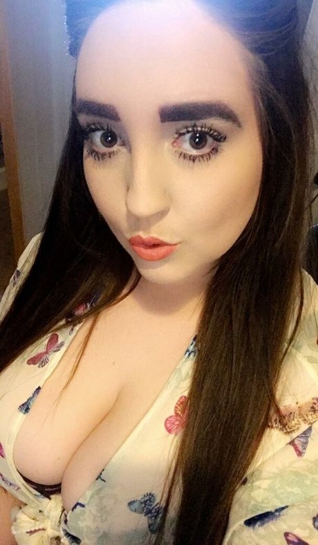 Foto desnuda filtrada de OnlyFans de Carmella