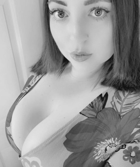 Foto desnuda filtrada de OnlyFans de Carmella