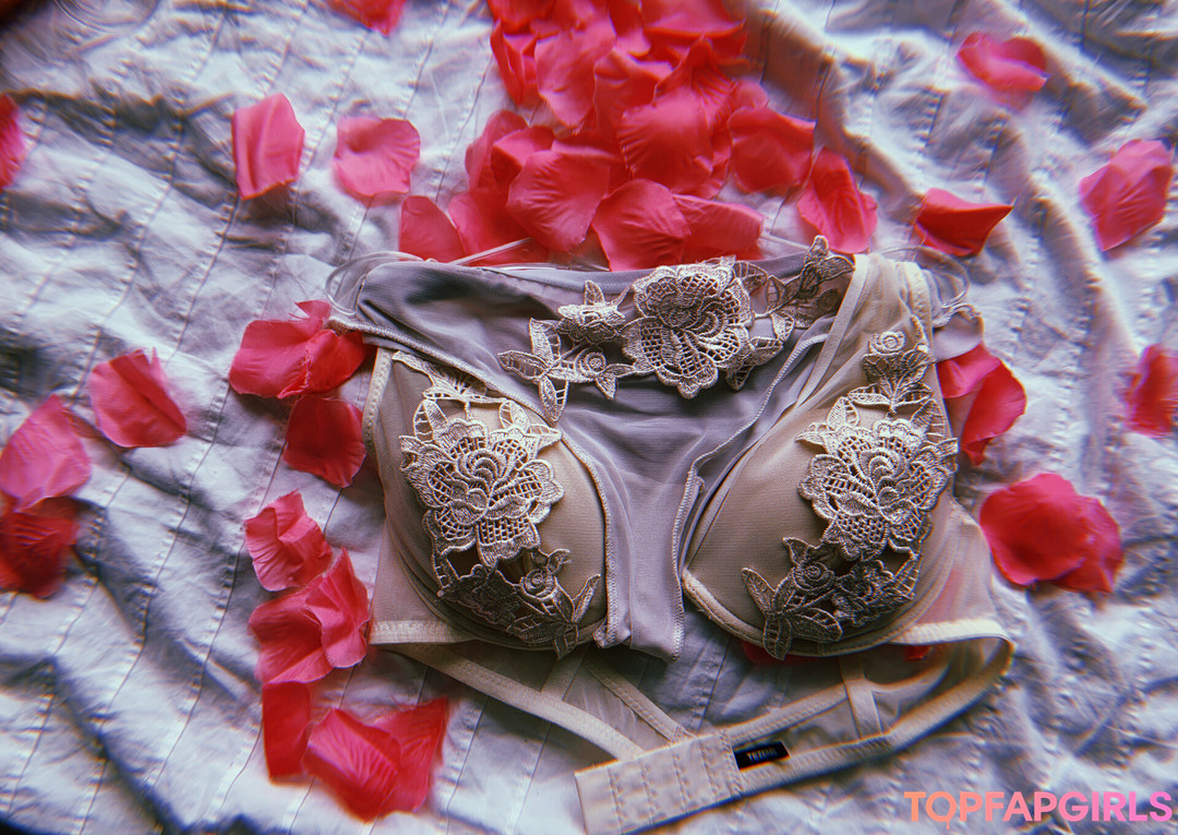 Foto desnuda filtrada de OnlyFans de Xmishacrossx #129 Foto desnuda filtrada de OnlyFans de Xmishacrossx #129