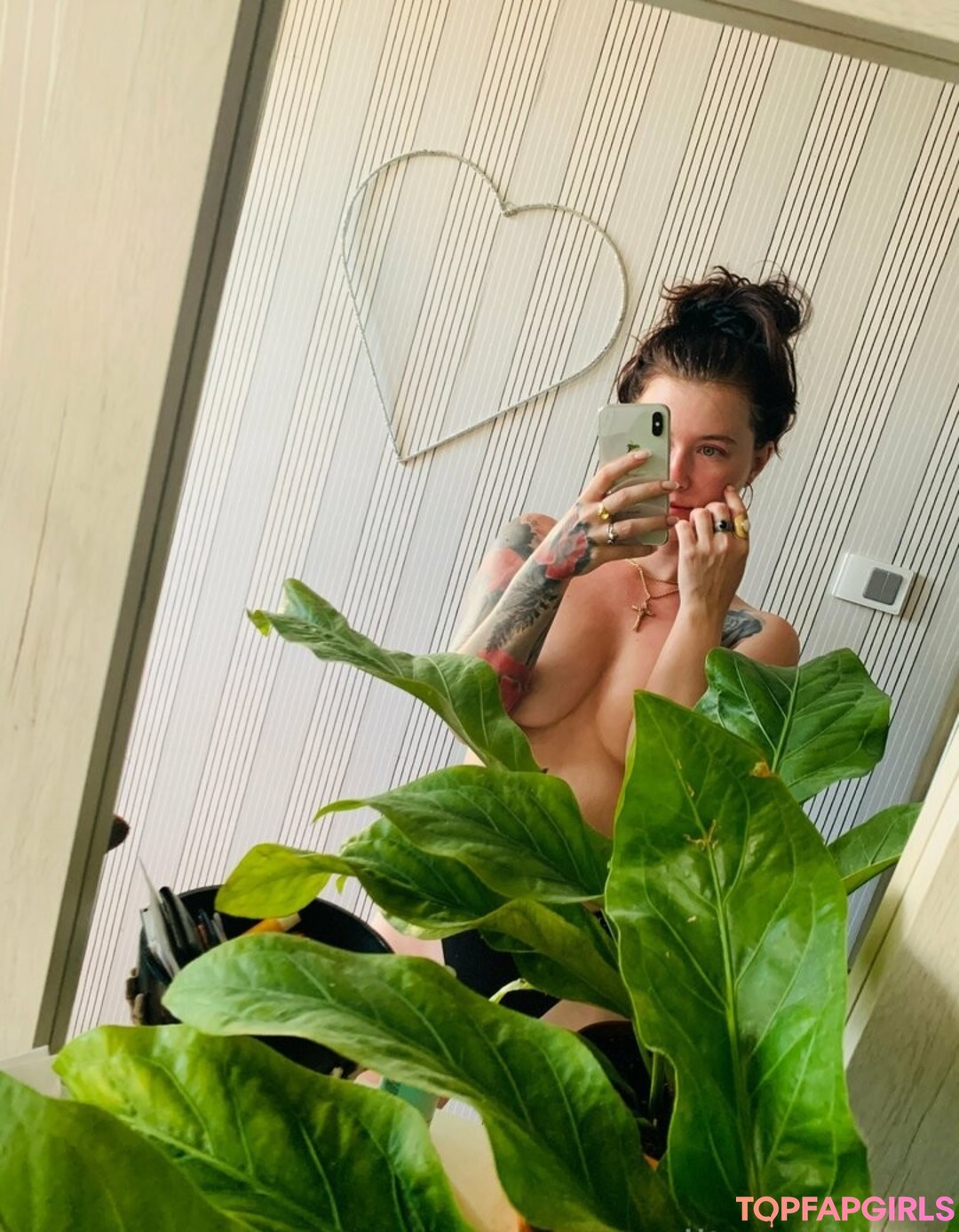 Foto desnuda filtrada de OnlyFans de Xmishacrossx #212 Foto desnuda filtrada de OnlyFans de Xmishacrossx #212