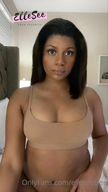Foto desnuda filtrada de OnlyFans de Elleseefree
