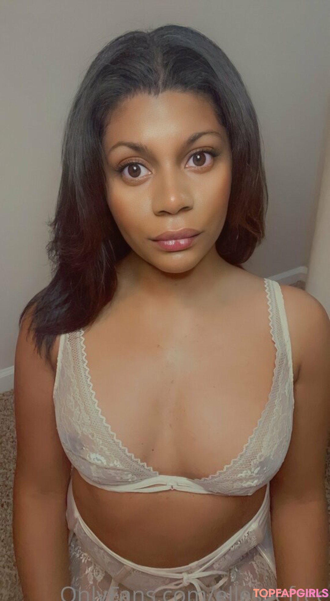 Foto desnuda filtrada de OnlyFans de Elleseefree #49 Foto desnuda filtrada de OnlyFans de Elleseefree #49