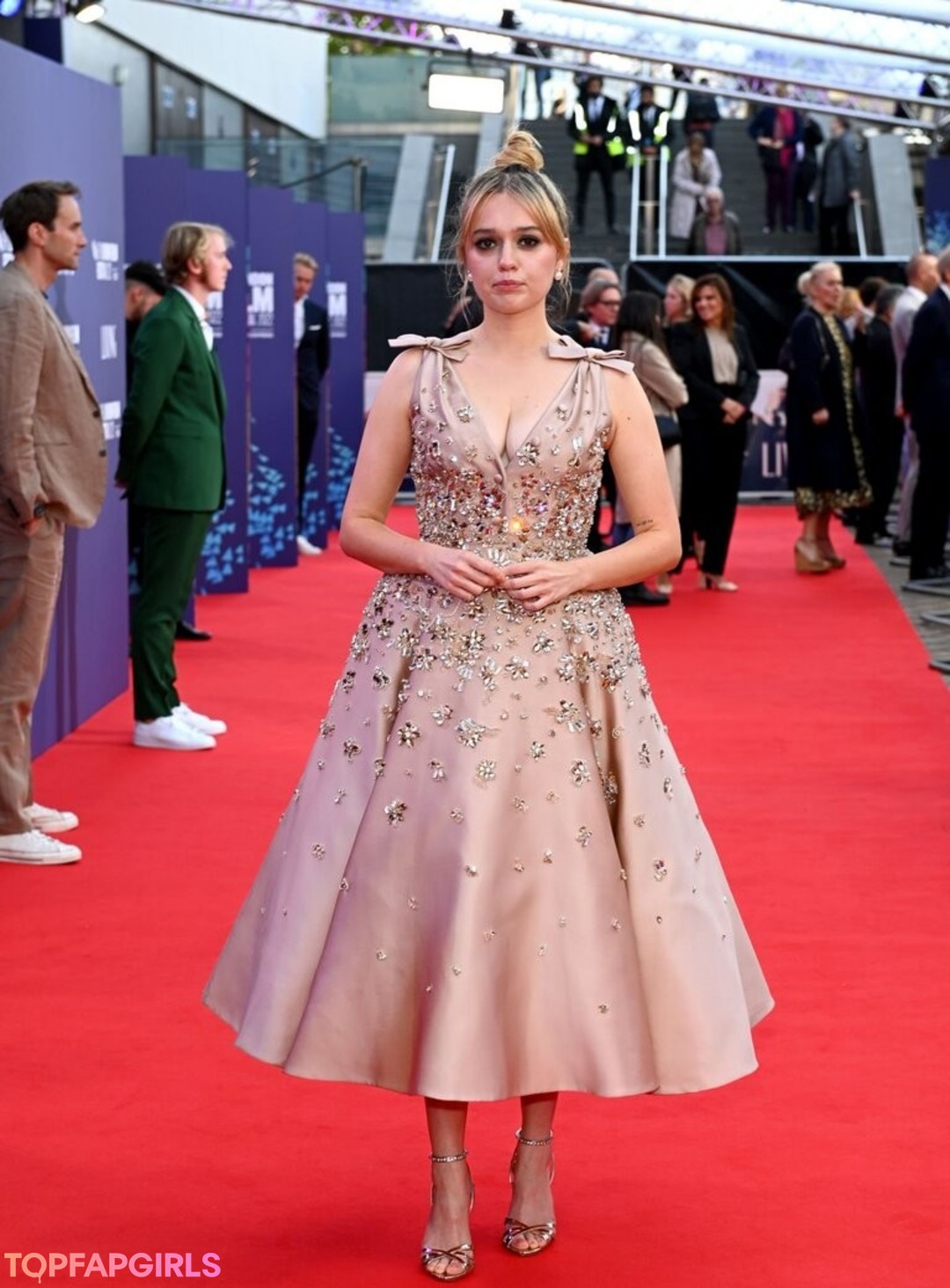 Foto desnuda filtrada de OnlyFans de Aimee Lou Wood #24 Foto desnuda filtrada de OnlyFans de Aimee Lou Wood #24