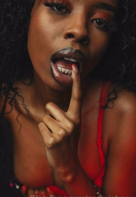 Naomiebony
